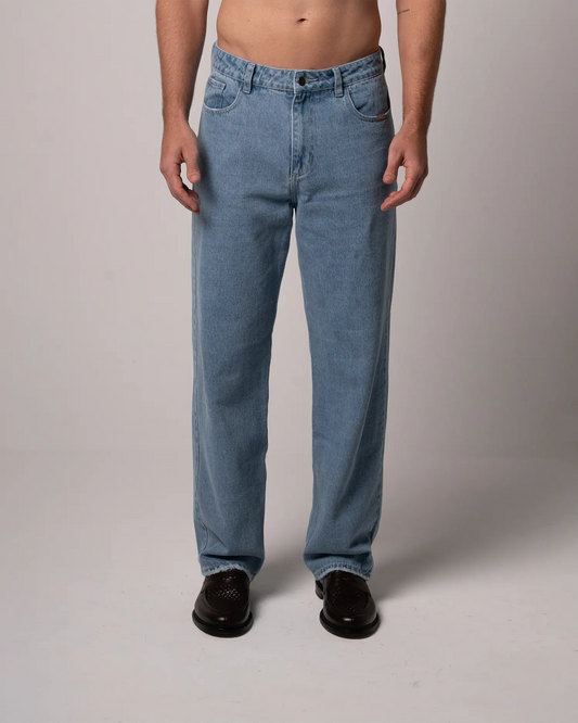 b03 clear blue regular jean